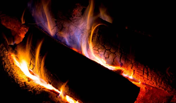 Fiamma di fuoco su legno — Foto Stock