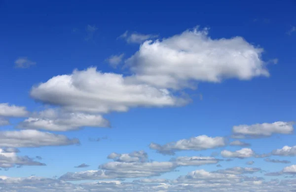 Himmel mit Wolken — Stockfoto