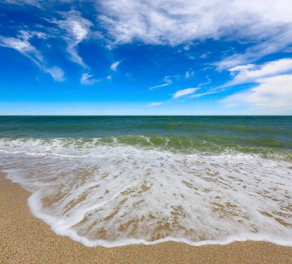 Sommerszene über dem Meer — Stockfoto