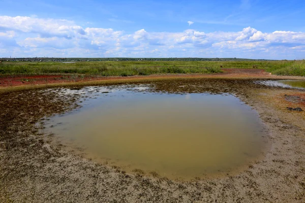 Salt pond i stäppen — Stockfoto