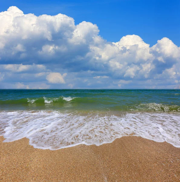 Soleado paisaje de la costa — Foto de Stock