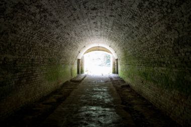 sonunda yeraltı tonnel ışık