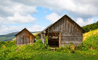 dağlarda eski ahşap evler