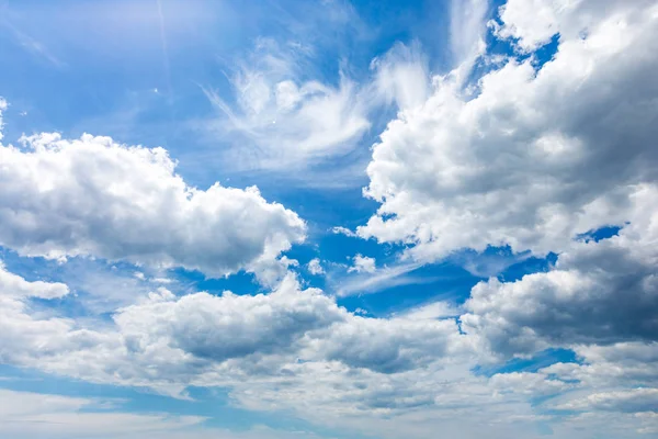 Nice clouds in sky — Stock Photo, Image