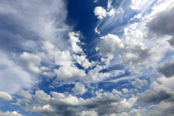 Nuvens no céu — Fotografia de Stock