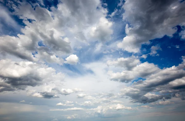 Wolken am Himmel — Stockfoto