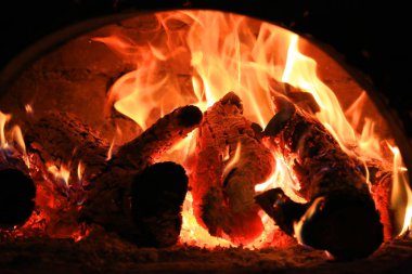 fırın ormanda yanan