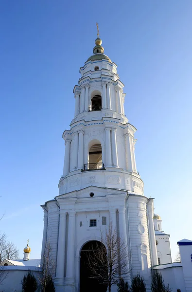 Башта дзвоника в Воздвиження Хреста монастир — стокове фото