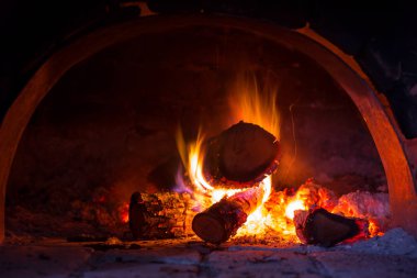 ahşap fırın burning