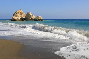 Deniz ve deniz kıyısı kayalarda