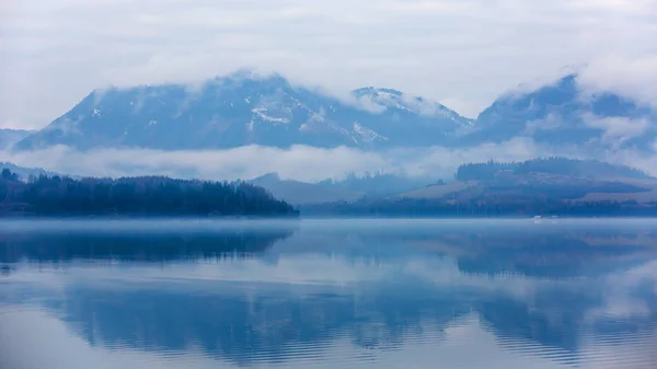 Bergsee-Szene — Stockfoto