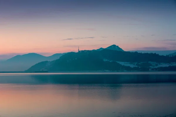 Abend am Bergsee — Stockfoto