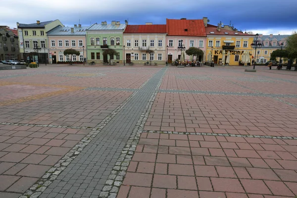 Piazza principale nella città di Sanok, Polonia — Foto Stock