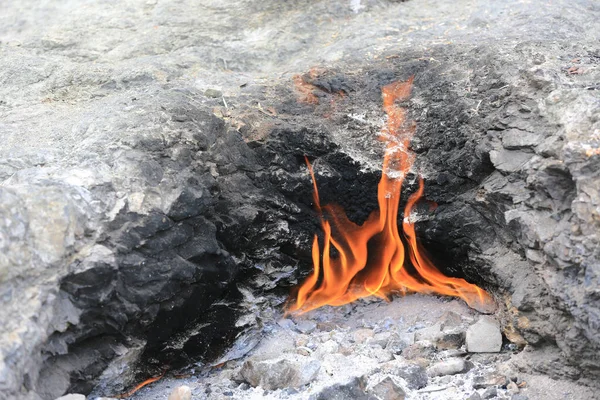 Égő Gáztűz Kiméra Hegyen Híres Líciai Turista Közelében Cirali Törökországban — Stock Fotó