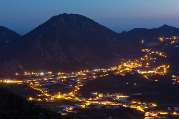 Village Nuit Dans Vallée Montagne — Photo