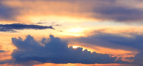 Bom Céu Por Sol Abstrato Com Nuvens Noite — Fotografia de Stock