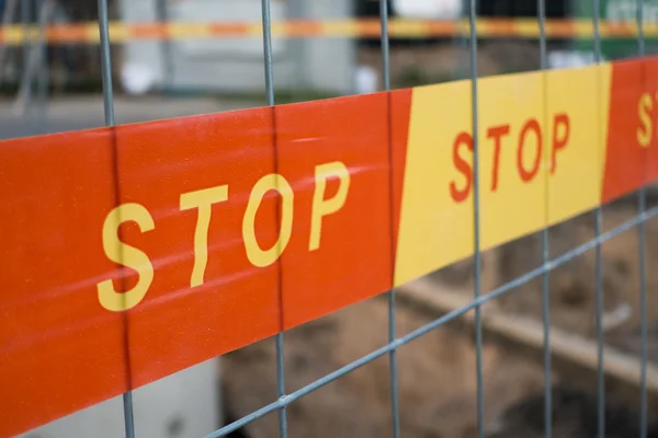 Stoppskylt menyfliksområdet på byggarbetsplatsen — Stockfoto