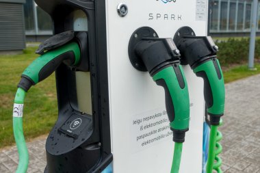 Volkswagen kıvılcım elektrikli araç şarj istasyonu gün zaman