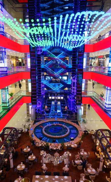 Interior del lujoso centro comercial Evropejskij en el centro de la ciudad —  Fotos de Stock