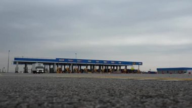 Toll road istasyonu zaman atlamalı