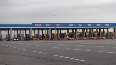 Toll road istasyonu zaman atlamalı