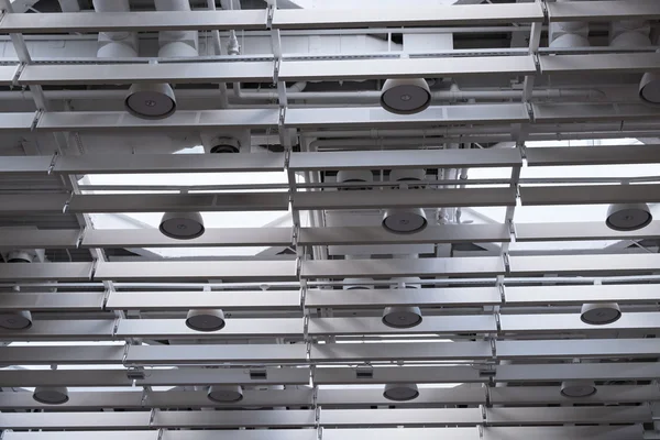 Sistema de ventilação moderno em um corredor — Fotografia de Stock