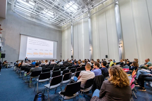 Pubblico a una conferenza — Foto Stock