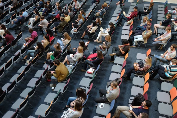 Pubblico a una conferenza — Foto Stock