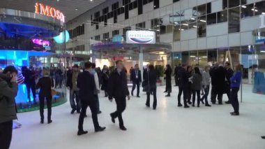 Yeni bina Skolkovo Teknopark açık yenilikler 2016 forumda insanlar katılmak