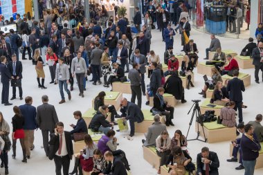 Yeni bina Skolkovo Teknopark açık yenilikler 2016 forumda insanlar katılmak