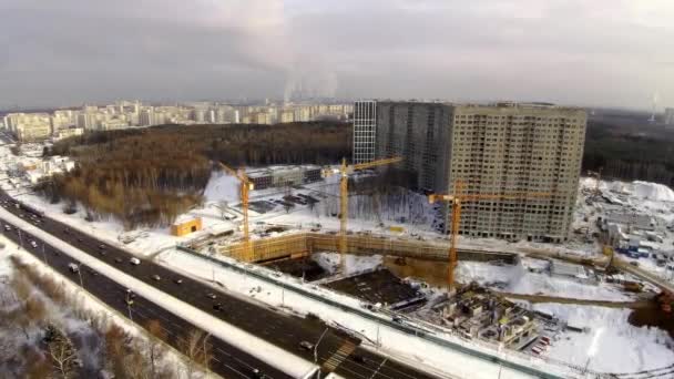 Site de construction dans la ville — Video