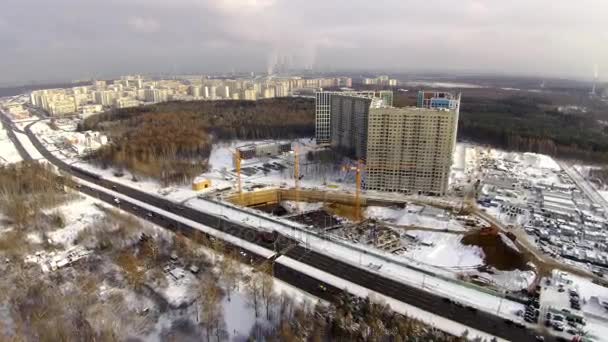 Будівельний майданчик у місті — стокове відео