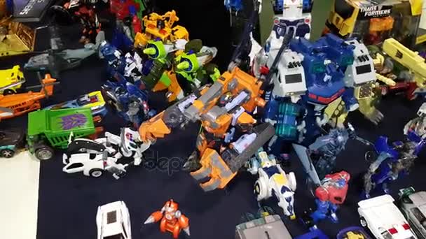 Mainan transformator untuk dijual — Stok Video
