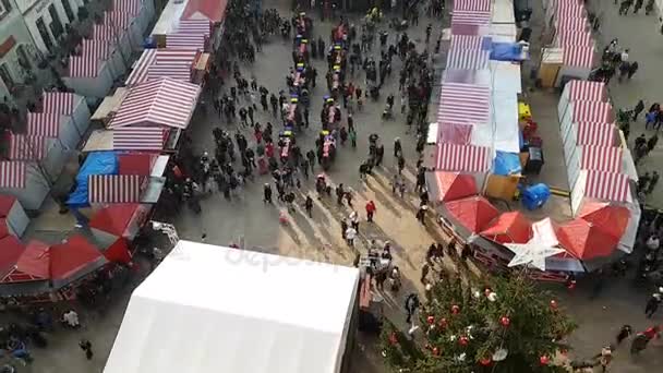 Fiera di Natale vista dall'alto dal municipio durante il giorno — Video Stock