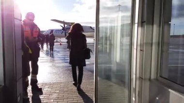 İnsanlar için uçak yatılı