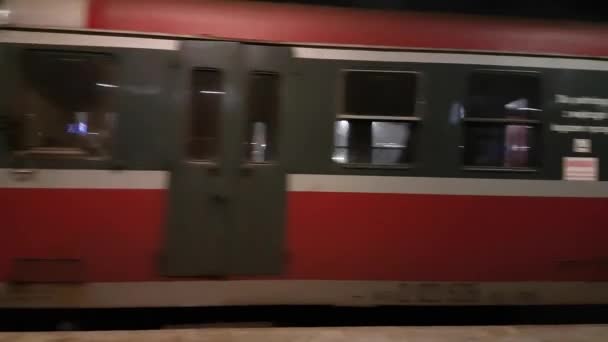 Estación de tren principal pan interior de izquierda a derecha — Vídeos de Stock