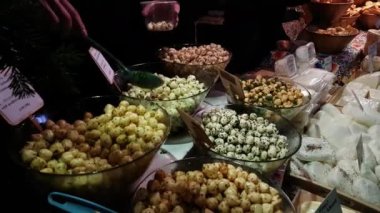 Ev yapımı mozzarella peyniri satın insanlar