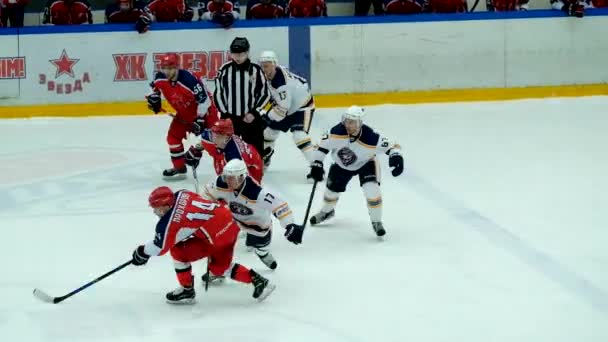 Jégkorong mérkőzés Vityaz Ice Palace — Stock videók