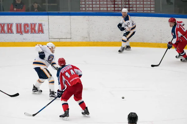 Jogo de hóquei em Vityaz Ice Palace — Fotografia de Stock