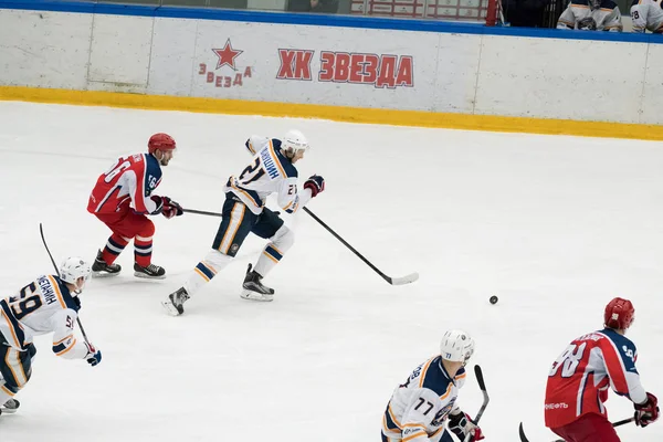 Хоккейный матч в Витязском дворце — стоковое фото