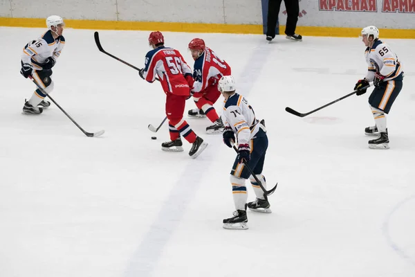 Hokejový zápas v viťaz ledový palác — Stock fotografie