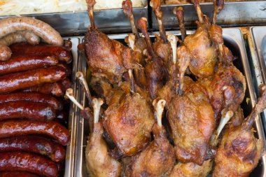 Noel piyasada çeşitli et yemekleri