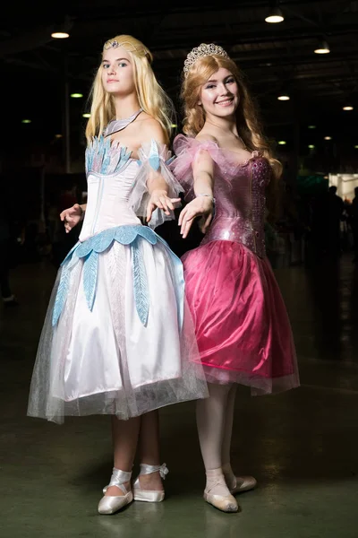 Two young woman cosplayer wearing beautiful dres — Stock Photo, Image