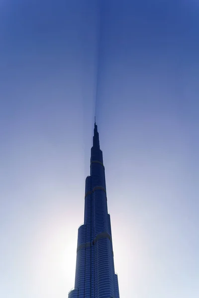 Khalifa tower in Dubai in the early morning — Stock Photo, Image