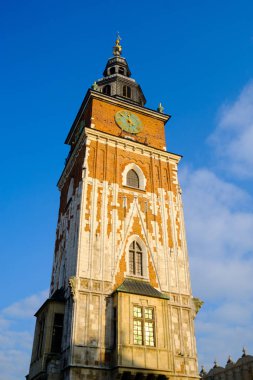 Gün zaman eski şehrin merkezine Town hall