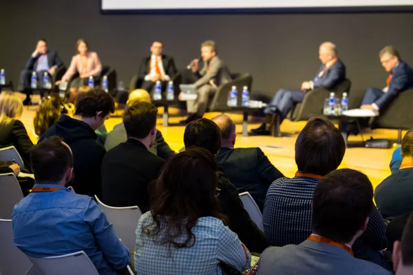 Audiencia en la sala de conferencias — Foto de Stock