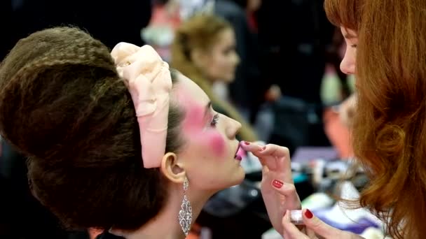 Styliści uczestnictwa w konkursie makijaż ślub — Wideo stockowe