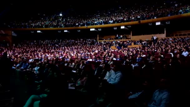 Audiencia en la sala de conferencias — Vídeos de Stock