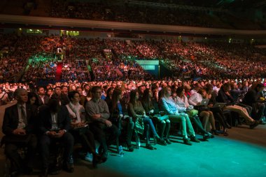 İzleyici olarak konferans salonu