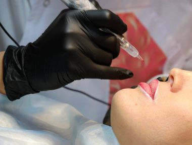 Bir klinik kozmetik prosedür gösteri